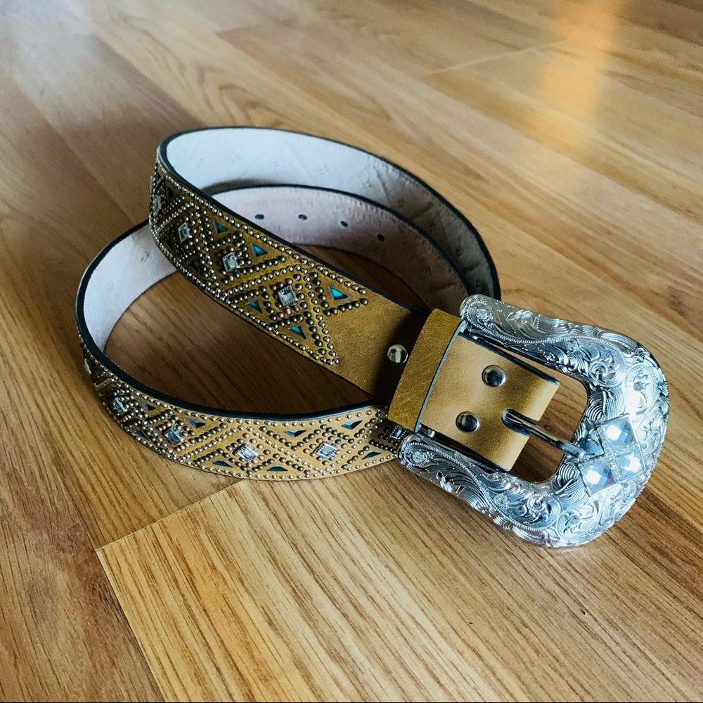 Nacona belt